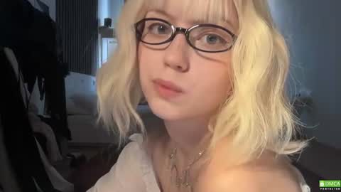 Snapshot of electric_woman chatting on 07/15/26, 02:22 Aleksa online show from 07/15/26, 02:22