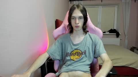 Snapshot of eleganc3 chatting on 10/25/25, 07:08 eleganc3 online show from 10/25/25, 07:08