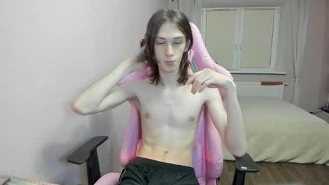 Snapshot of eleganc3 chatting on 11/09/25, 09:35 eleganc3 online show from 11/09/25, 09:35