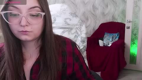 Snapshot of elegant_audacity chatting on 12/17/24, 10:01 Rachel online show from 12/17/24, 10:01