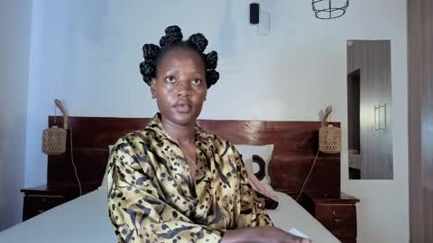 Snapshot of elegant_ebony chatting on 03/31/26, 07:42 Nika online show from 03/31/26, 07:42