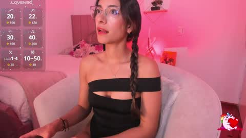 Snapshot of elegant_rouse chatting on 04/13/26, 01:44 Rouse online show from 04/13/26, 01:44