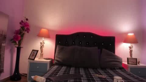 Snapshot of elegant_wolf chatting on 12/23/24, 05:39 Elegant online show from 12/23/24, 05:39