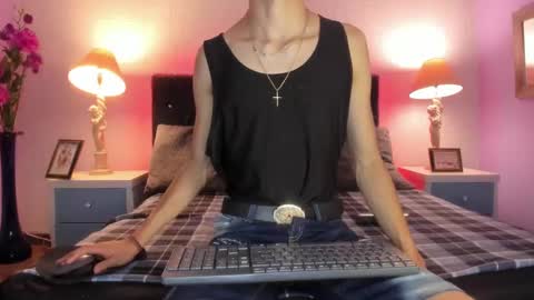 Snapshot of elegant_wolf chatting on 12/28/24, 02:43 Elegant online show from 12/28/24, 02:43