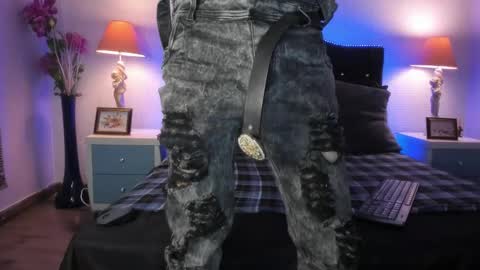 Snapshot of elegant_wolf chatting on 01/07/25, 02:42 Elegant online show from 01/07/25, 02:42