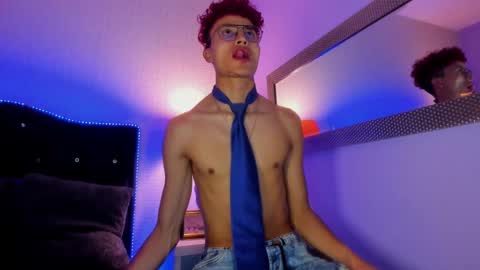 Snapshot of elegant_wolf chatting on 01/09/25, 06:17 Elegant online show from 01/09/25, 06:17