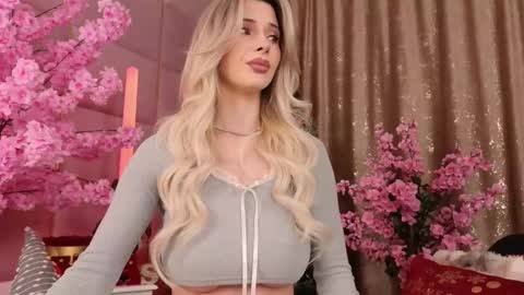 Eleine online show from 12/16/25, 10:37