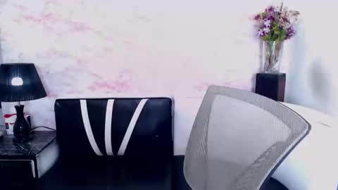 Snapshot of elektra_4_you chatting on 03/11/25, 03:34 XIOMY give LIKE on my page online show from 03/11/25, 03:34