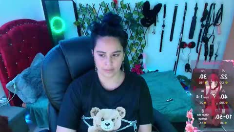 Snapshot of elektra_91 chatting on 10/15/25, 05:18 elektra online show from 10/15/25, 05:18