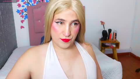 Snapshot of elektra_doll chatting on 06/04/26, 02:39 elektra_doll online show from 06/04/26, 02:39