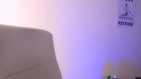 Snapshot of elektra_sky11 chatting on 01/31/25, 07:18 Elektra Sky online show from 01/31/25, 07:18