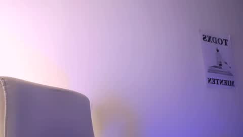 Snapshot of elektra_sky11 chatting on 02/11/25, 04:02 Elektra Sky online show from 02/11/25, 04:02