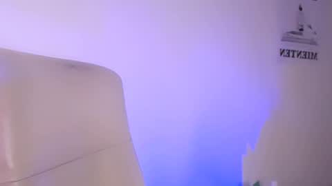 Snapshot of elektra_sky11 chatting on 03/02/25, 04:42 Elektra Sky online show from 03/02/25, 04:42