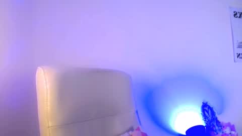 Snapshot of elektra_sky11 chatting on 11/14/25, 08:40 Elektra Sky online show from 11/14/25, 08:40