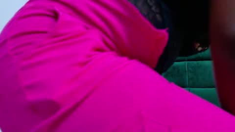 Snapshot of elektradoll1 chatting on 06/04/26, 12:33 elektradoll1 online show from 06/04/26, 12:33