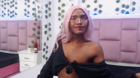 Snapshot of elektraqueen1 chatting on 05/28/26, 07:33 LUISA online show from 05/28/26, 07:33
