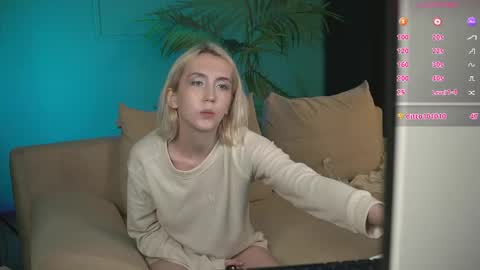 Snapshot of elen__moore chatting on 05/23/26, 06:18 Elen online show from 05/23/26, 06:18