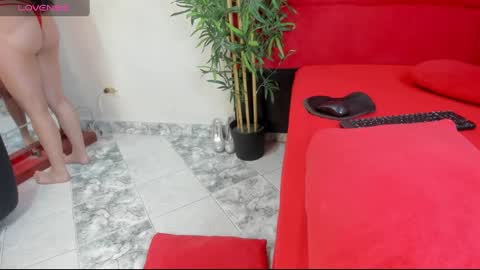 Elena  Derek online show from 01/04/25, 07:34