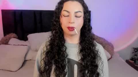 Elena  online show from 10/23/25, 05:18