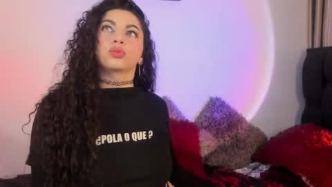 Elena  online show from 12/17/25, 03:23