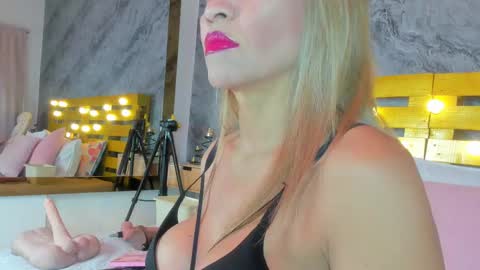 Elena online show from 02/13/25, 07:10