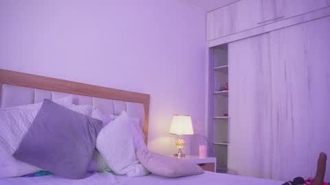 Elena online show from 11/26/25, 07:26