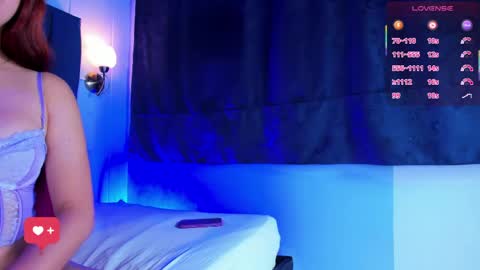 Snapshot of elena_sanz chatting on 04/28/26, 01:05 Elena online show from 04/28/26, 01:05