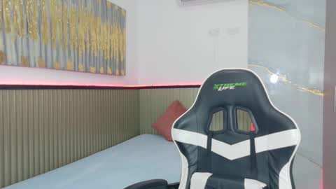 Snapshot of elena_wolff chatting on 11/05/25, 12:05 elena_wolff online show from 11/05/25, 12:05