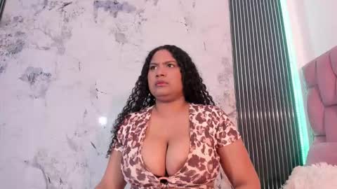 Snapshot of elena_wolff chatting on 11/19/25, 12:05 elena_wolff online show from 11/19/25, 12:05