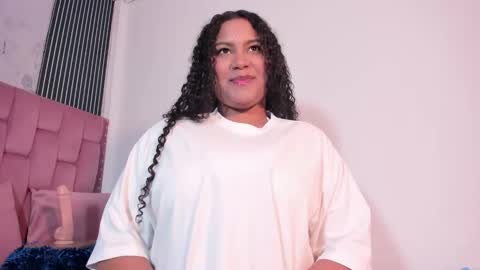 Snapshot of elena_wolff chatting on 11/21/25, 12:15 elena_wolff online show from 11/21/25, 12:15