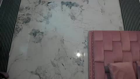 Snapshot of elena_wolff chatting on 11/25/25, 12:05 elena_wolff online show from 11/25/25, 12:05