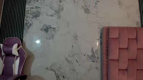 Snapshot of elena_wolff chatting on 12/16/25, 11:59 elena_wolff online show from 12/16/25, 11:59