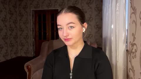 Snapshot of elenacastellani chatting on 03/08/26, 03:05 Mia online show from 03/08/26, 03:05