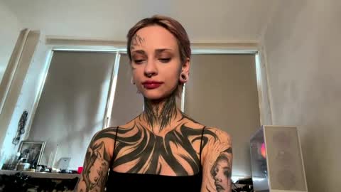 Snapshot of elenacastellani chatting on 04/20/26, 01:25 Mia online show from 04/20/26, 01:25