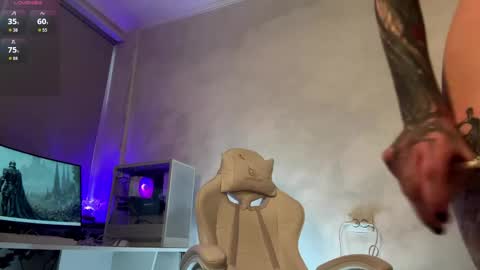 Snapshot of elenacastellani chatting on 04/28/26, 03:06 Mia online show from 04/28/26, 03:06