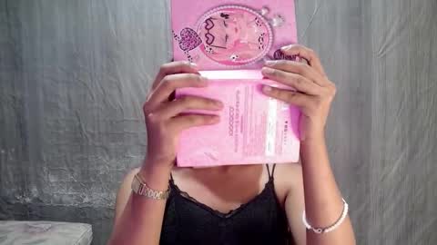 Snapshot of elenacum chatting on 10/13/25, 01:00 elenacum online show from 10/13/25, 01:00