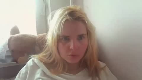 Snapshot of elenaflirt chatting on 06/20/26, 04:43 Elena online show from 06/20/26, 04:43