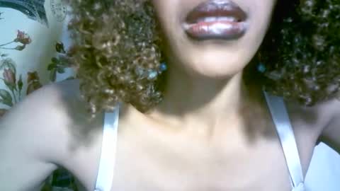 elenah013 online show from 12/18/25, 07:03