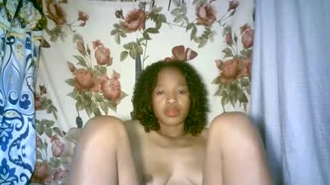 elenah013 online show from 02/18/26, 07:37