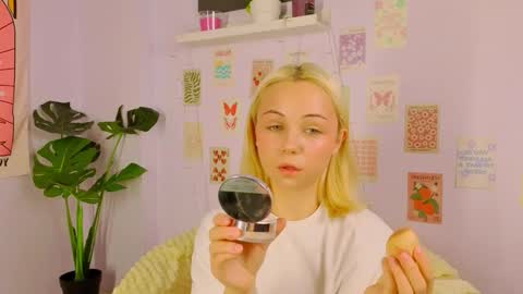 elenamonroee online show from 10/24/25, 03:25