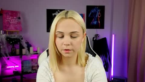 elenamonroee online show from 10/26/25, 09:37