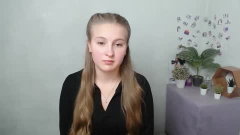 Elena online show from 11/04/25, 01:43