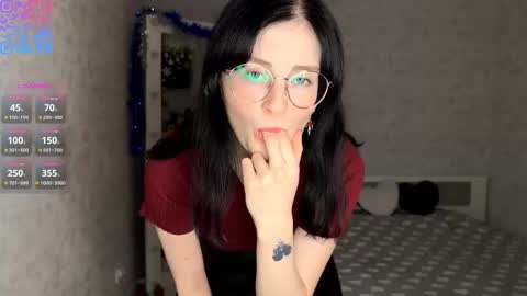 Annie PVT IS OPEN online show from 12/20/25, 09:11