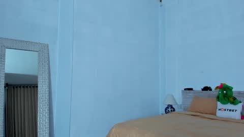 Eleonora online show from 01/12/25, 11:50