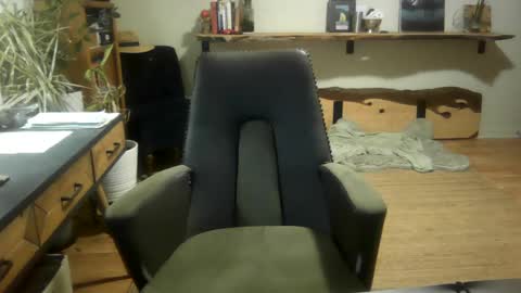 Snapshot of elephantfox chatting on 09/27/25, 05:23 fox online show from 09/27/25, 05:23