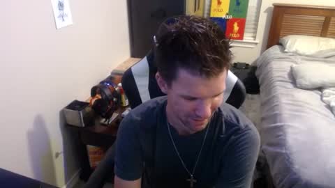 Snapshot of elevatetlb chatting on 09/23/25, 06:49 Walker online show from 09/23/25, 06:49