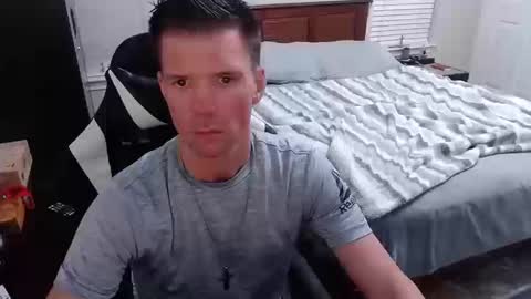 Snapshot of elevatetlb chatting on 10/10/25, 02:32 Walker online show from 10/10/25, 02:32