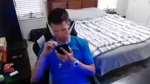 Snapshot of elevatetlb chatting on 10/10/25, 11:04 Walker online show from 10/10/25, 11:04