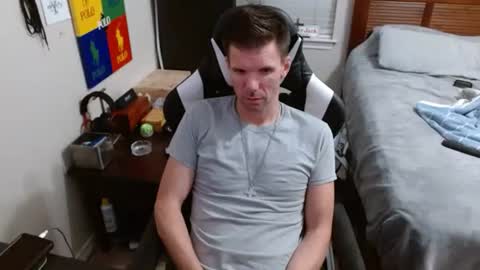 Snapshot of elevatetlb chatting on 10/21/25, 04:46 Walker online show from 10/21/25, 04:46