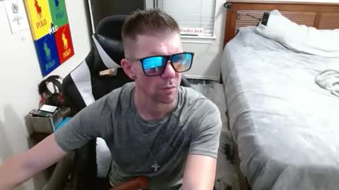 Snapshot of elevatetlb chatting on 10/28/25, 07:56 Walker online show from 10/28/25, 07:56